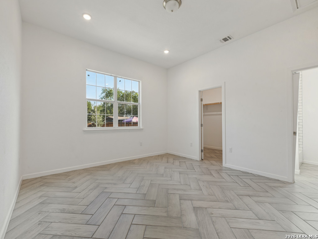 335 Kemper, San Antonio, TX 78207