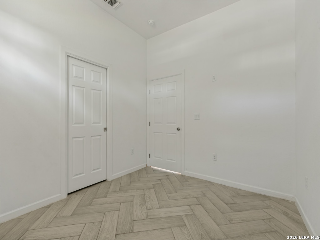 335 Kemper, San Antonio, TX 78207