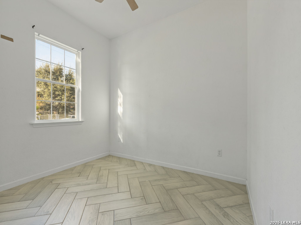 335 Kemper, San Antonio, TX 78207