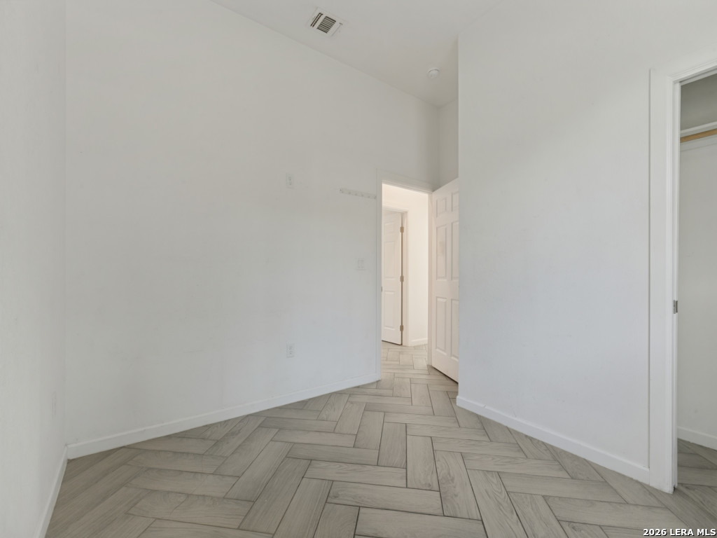 335 Kemper, San Antonio, TX 78207
