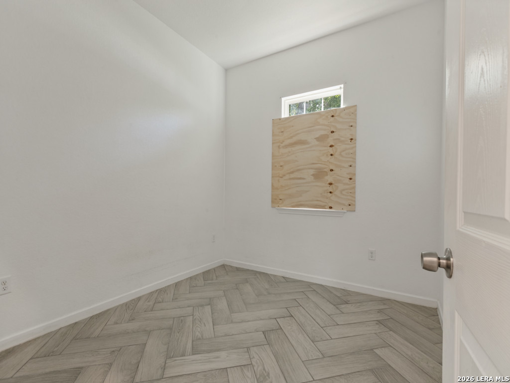 335 Kemper, San Antonio, TX 78207