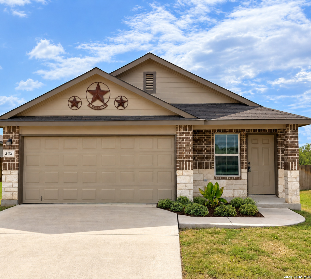 345 MIDDLE GREEN LOOP, Floresville, TX 78114