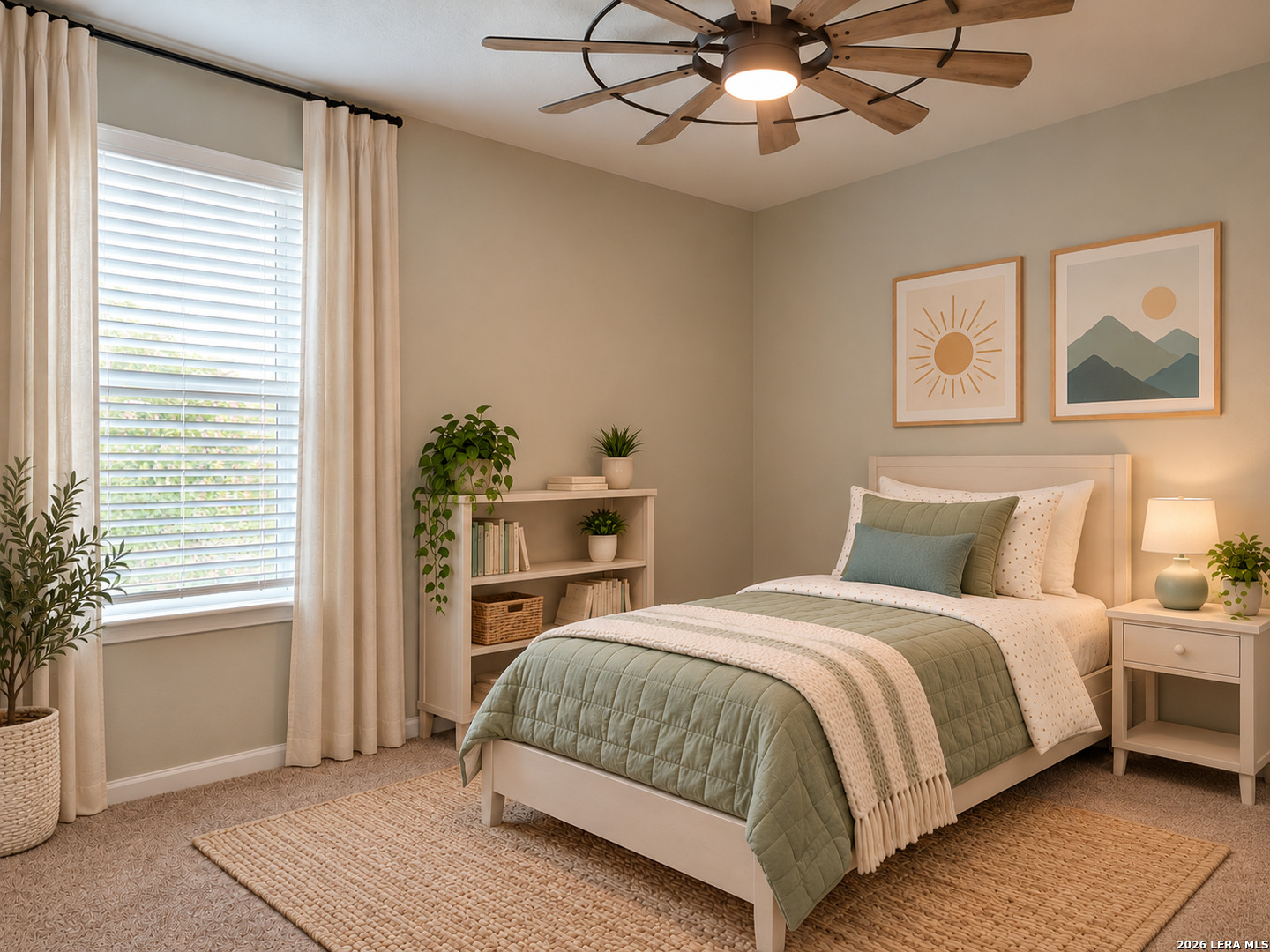 345 MIDDLE GREEN LOOP, Floresville, TX 78114