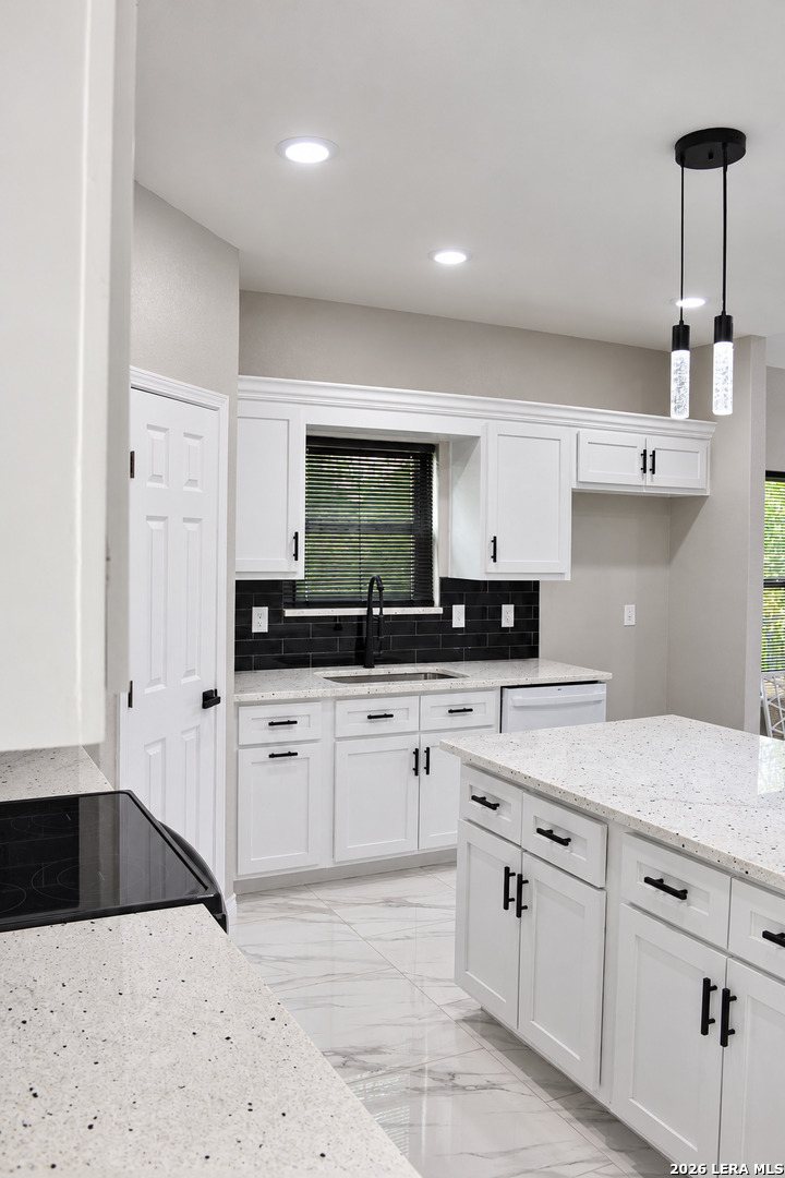237 AVENUE D, Poteet, TX 78065