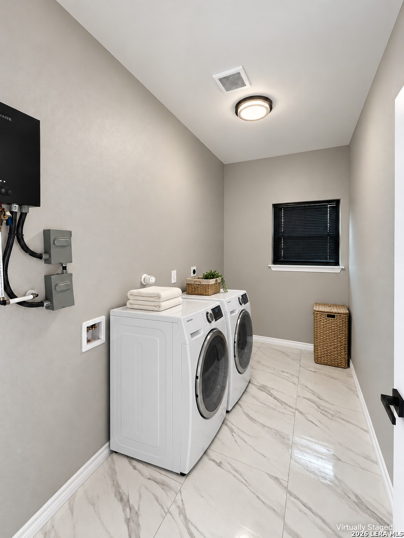 237 AVENUE D, Poteet, TX 78065