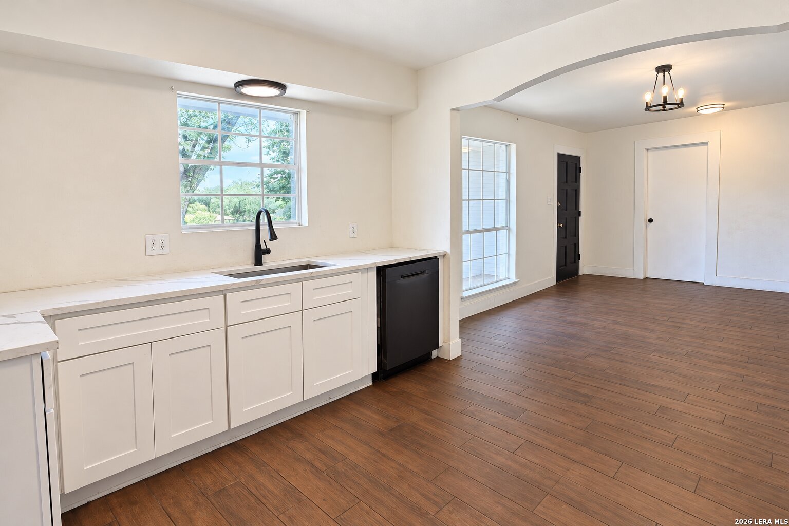 5302 La Cieniga, San Antonio, TX 78233