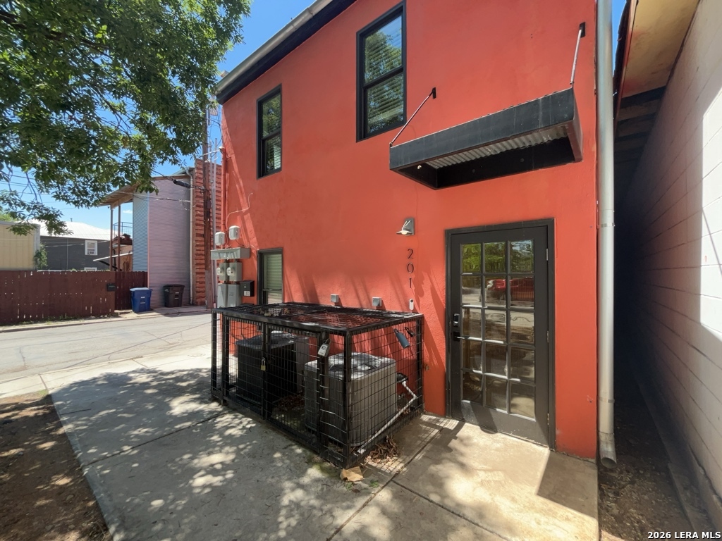 1722 S Saint Marys, #201, San Antonio, TX 78210
