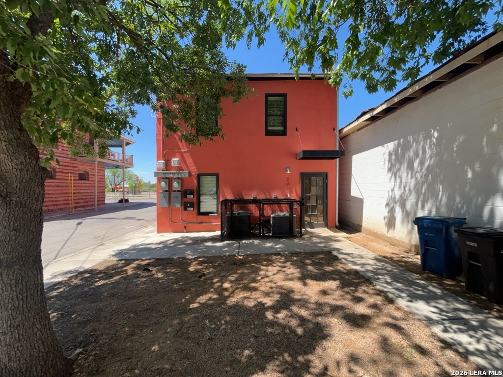 1722 S Saint Marys, #201, San Antonio, TX 78210
