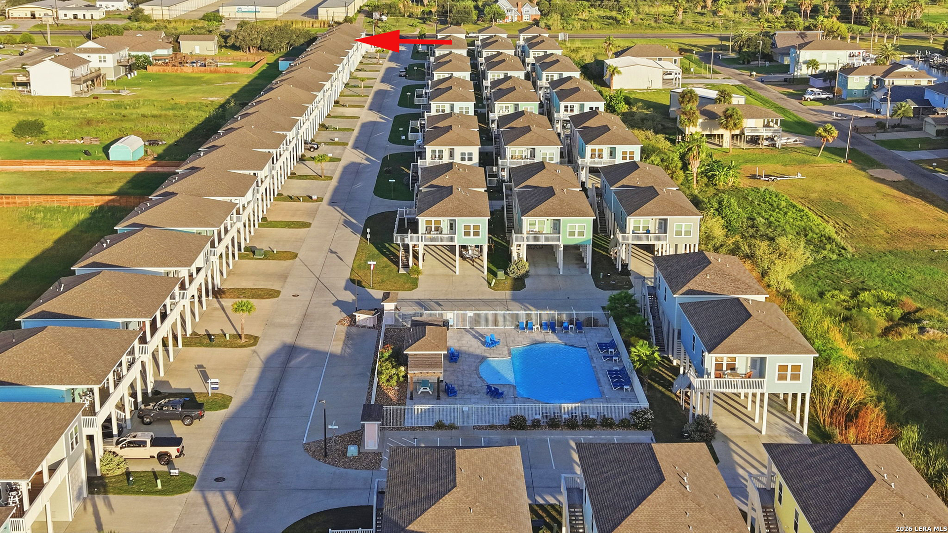 111 PARADISE DR, Rockport, TX 78382