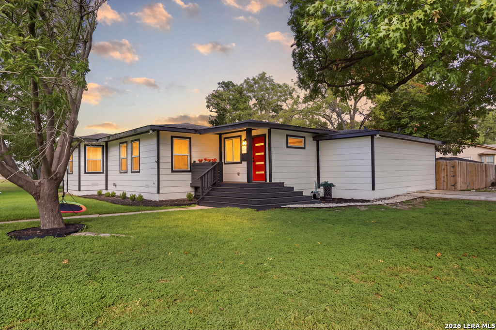 275 E FAIR OAKS PL, Alamo Heights, TX 78209