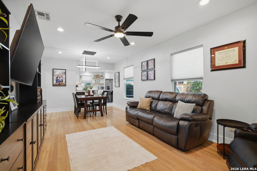 275 E FAIR OAKS PL, Alamo Heights, TX 78209
