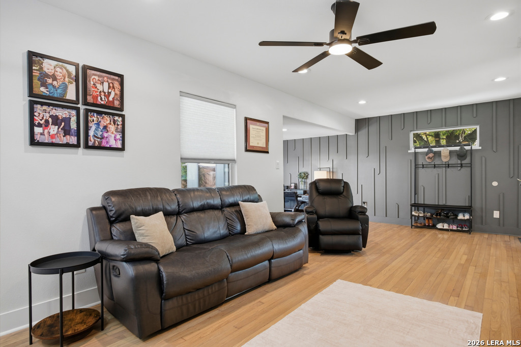 275 E FAIR OAKS PL, Alamo Heights, TX 78209