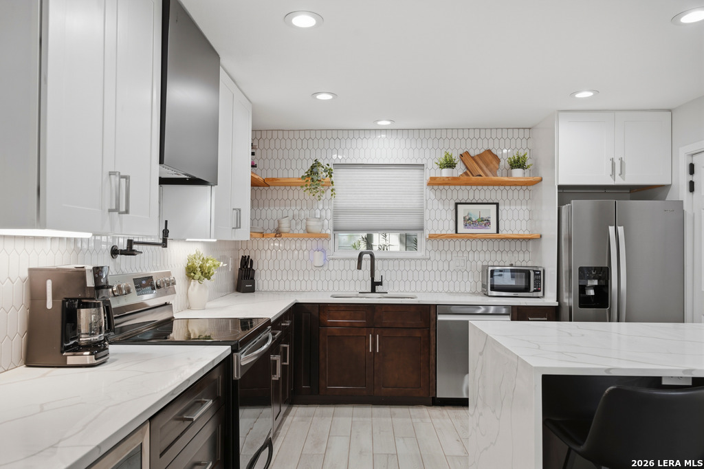 275 E FAIR OAKS PL, Alamo Heights, TX 78209