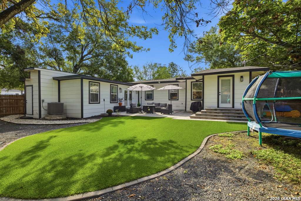 275 E FAIR OAKS PL, Alamo Heights, TX 78209