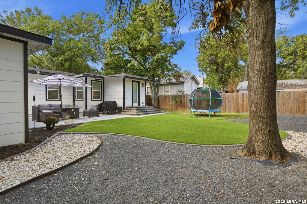 275 E FAIR OAKS PL, Alamo Heights, TX 78209