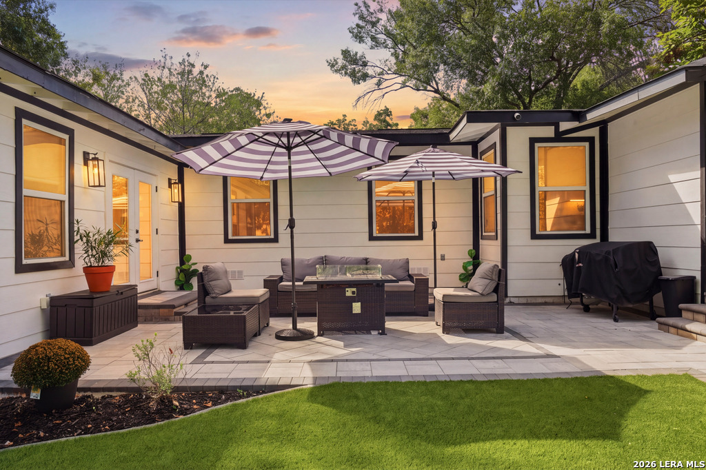 275 E FAIR OAKS PL, Alamo Heights, TX 78209