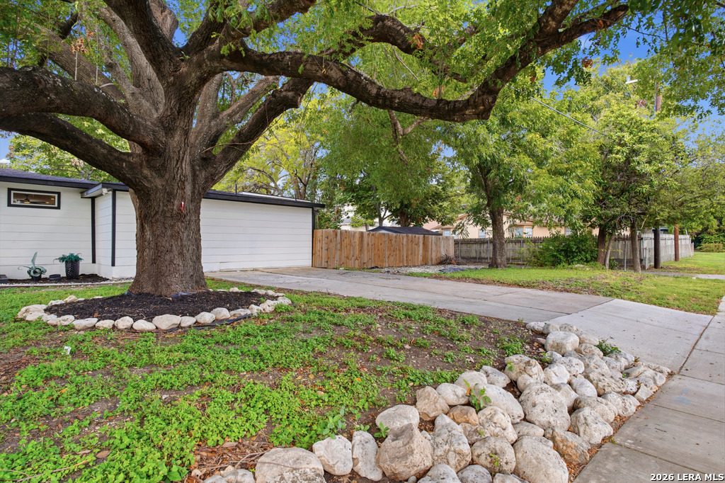 275 E FAIR OAKS PL, Alamo Heights, TX 78209