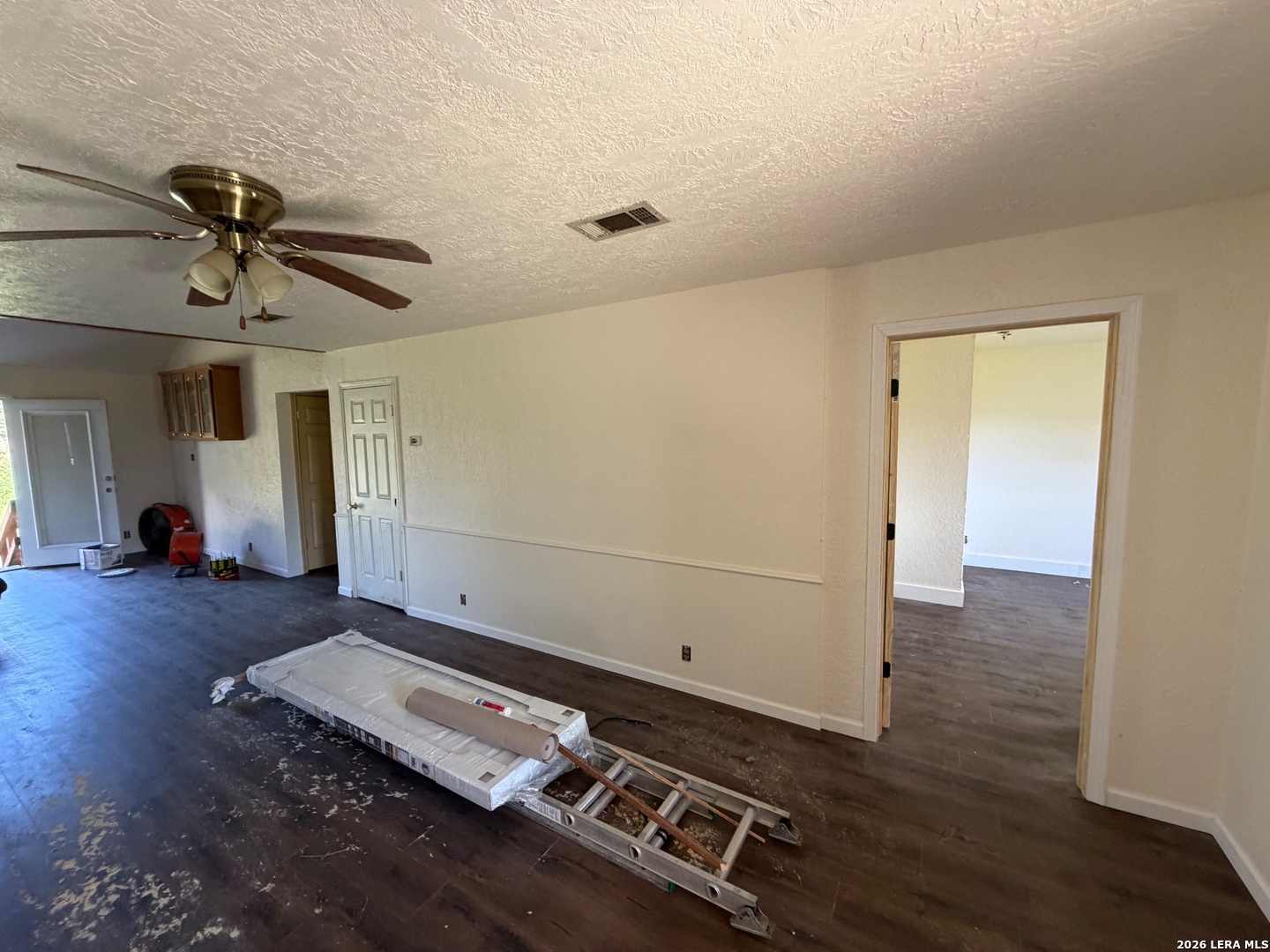 11156 East, Beaumont, TX 77705