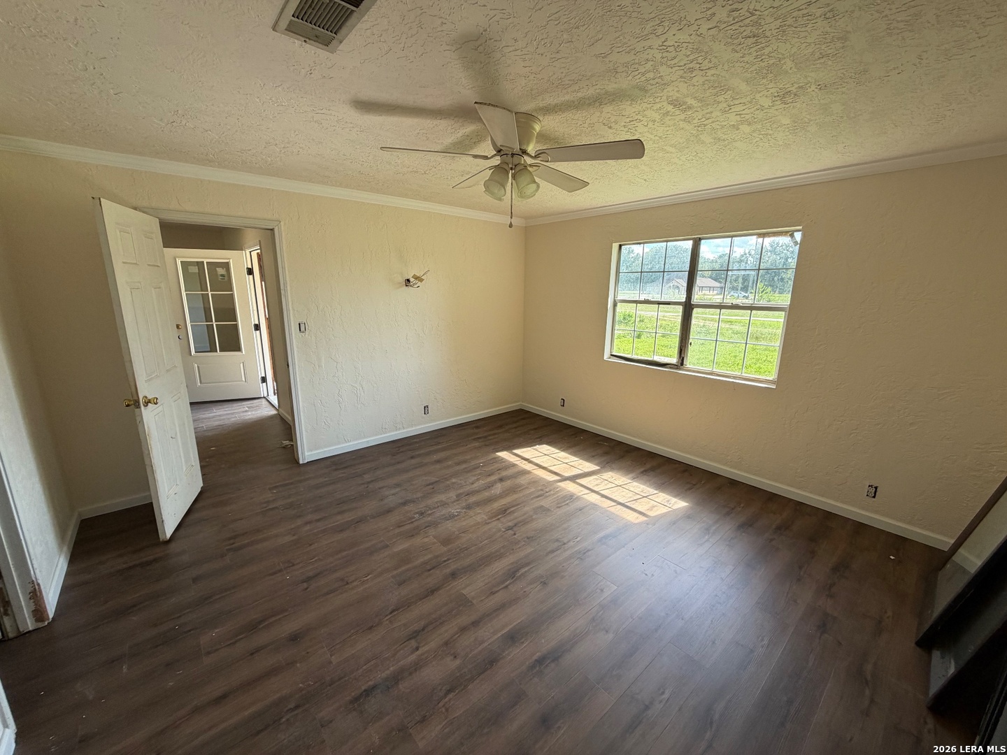 11156 East, Beaumont, TX 77705