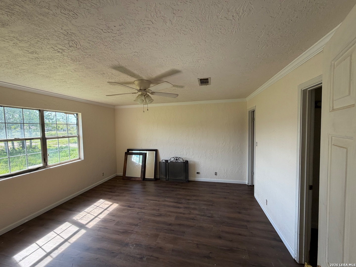 11156 East, Beaumont, TX 77705