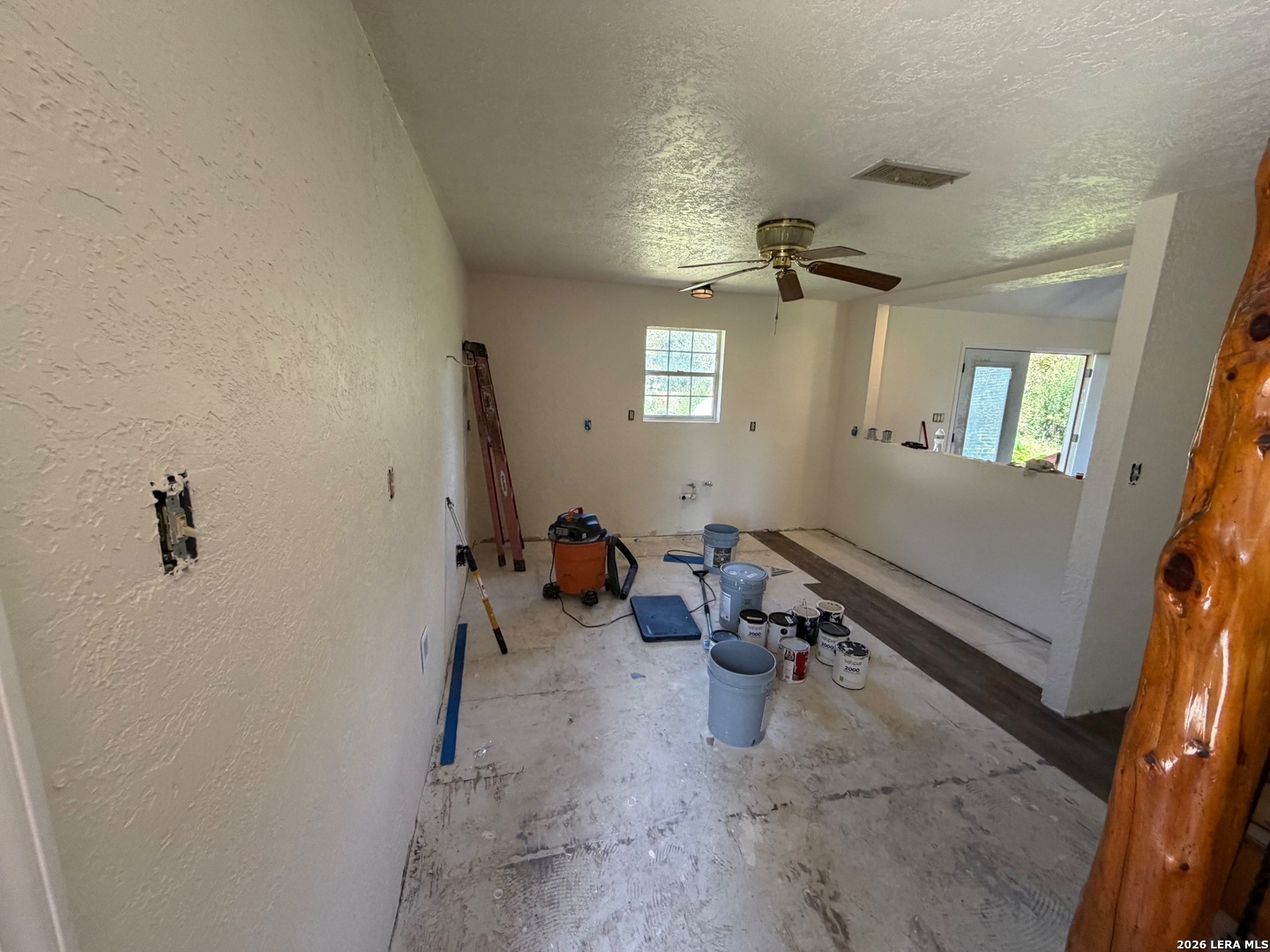 11156 East, Beaumont, TX 77705