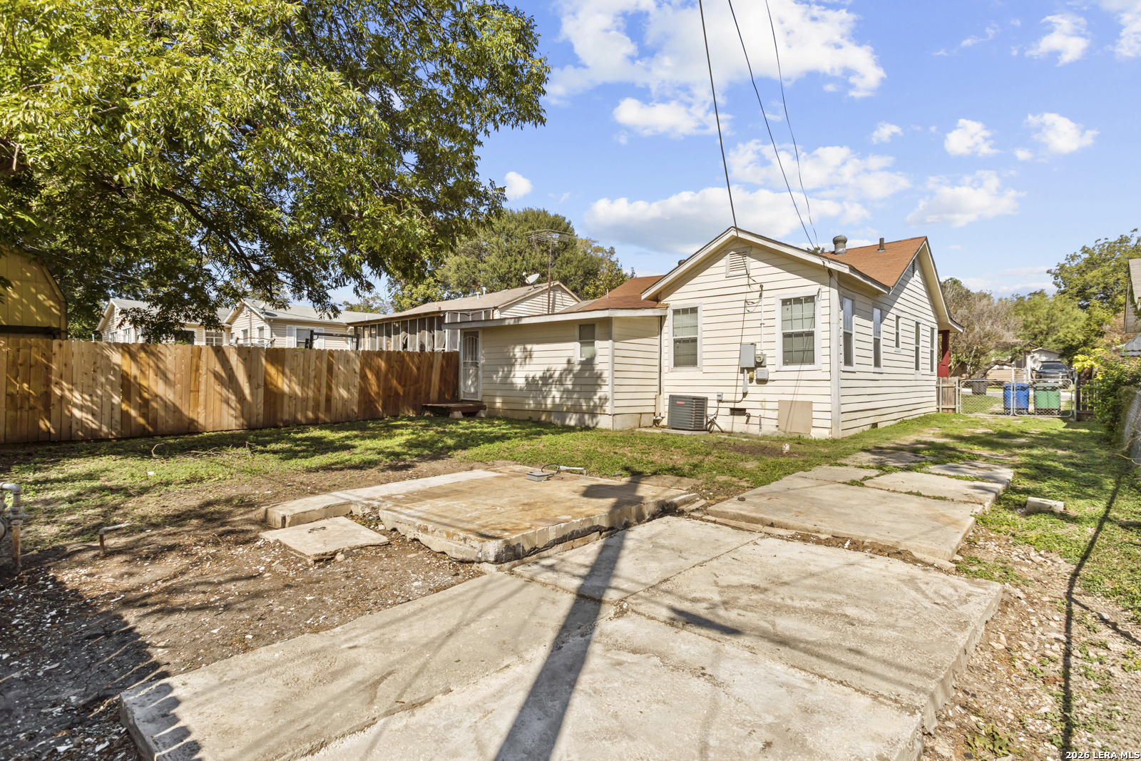 1434 W Gramercy, San Antonio, TX 78201