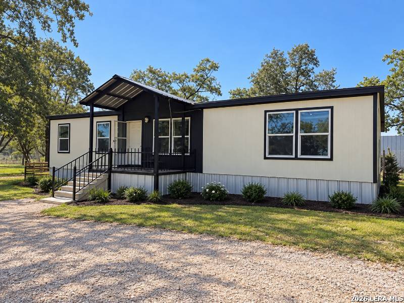 Property photo for 55 Ridgeway Dr, Somerset, TX
