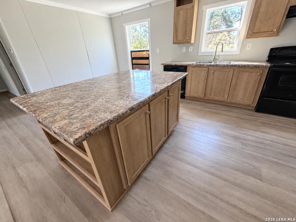 55 Ridgeway Dr, Somerset, TX 78069