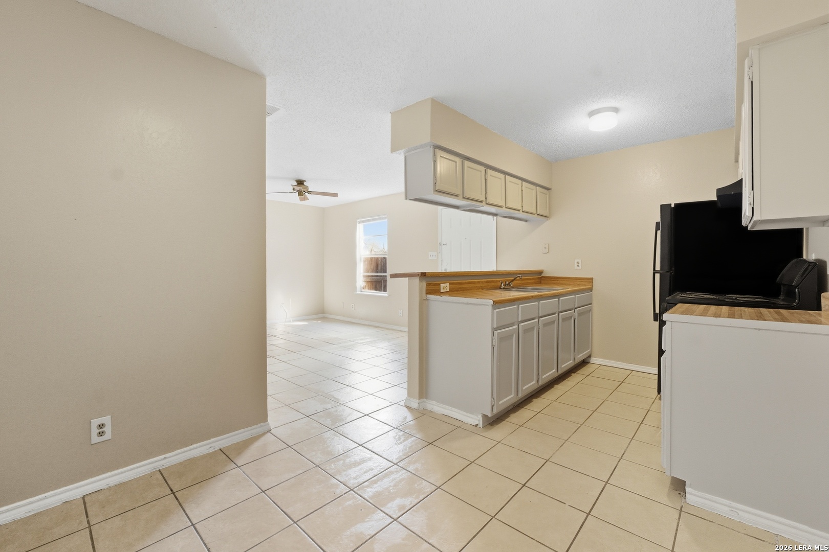 Property photo for 1400 Clamp Ave, #302, San Antonio, TX