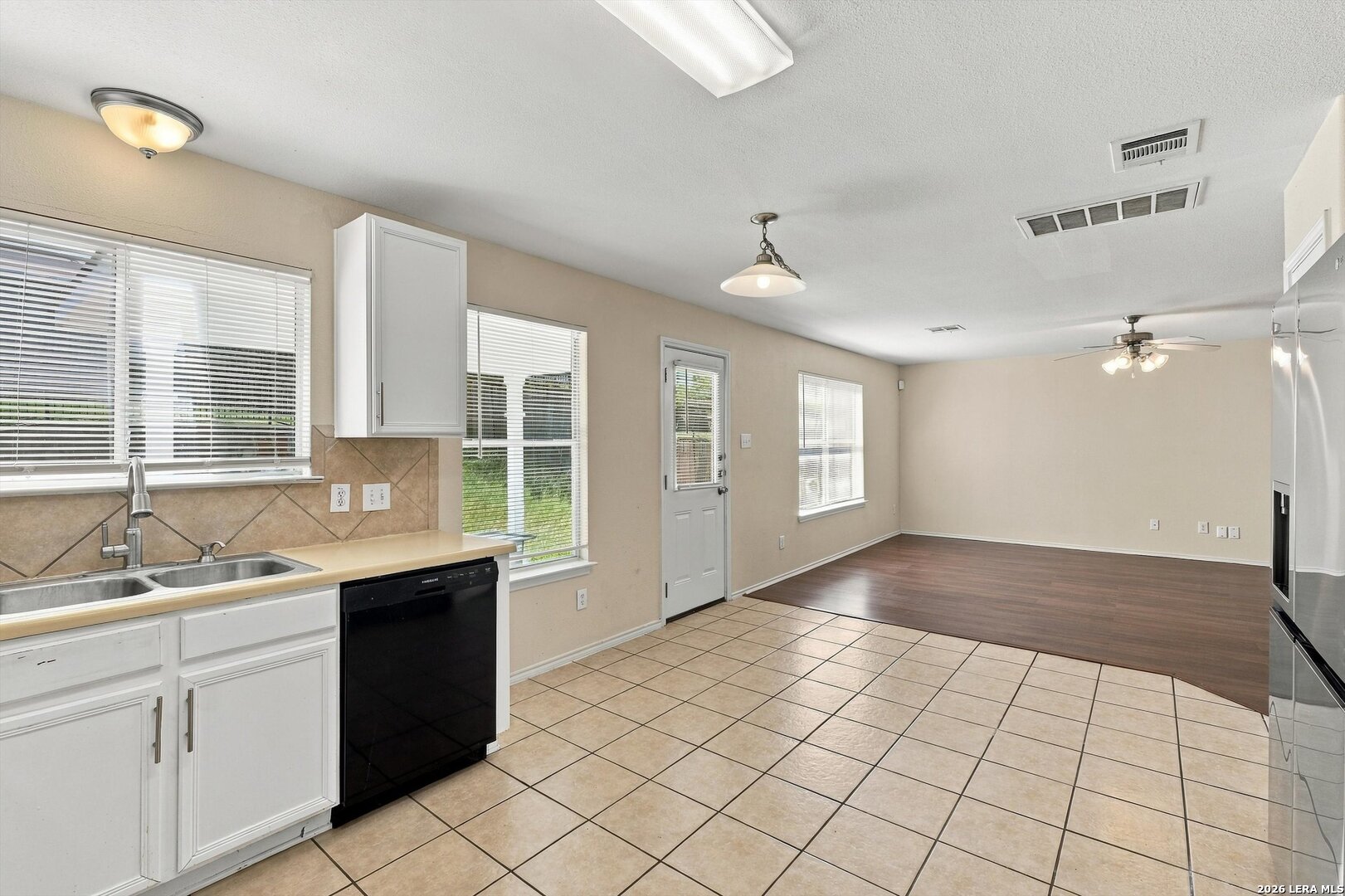 5115 FOUNTAIN HL, San Antonio, TX 78244