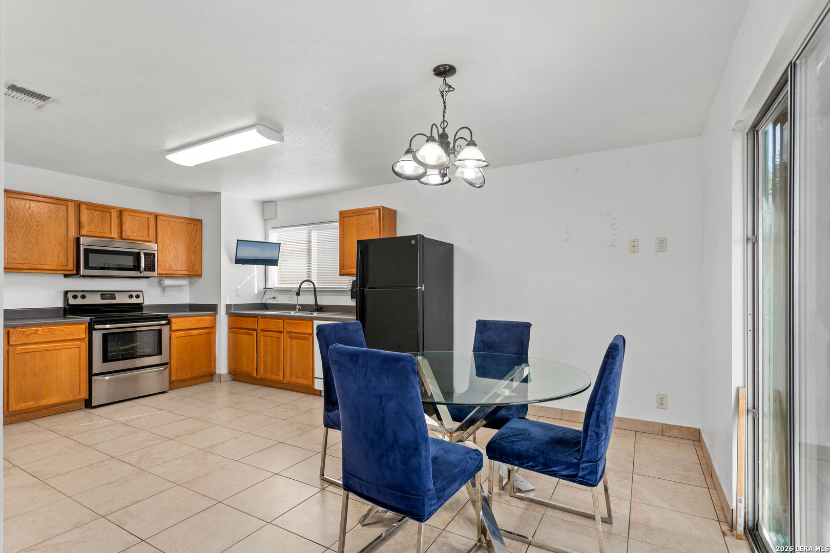 2422 MISSION VIS, San Antonio, TX 78223