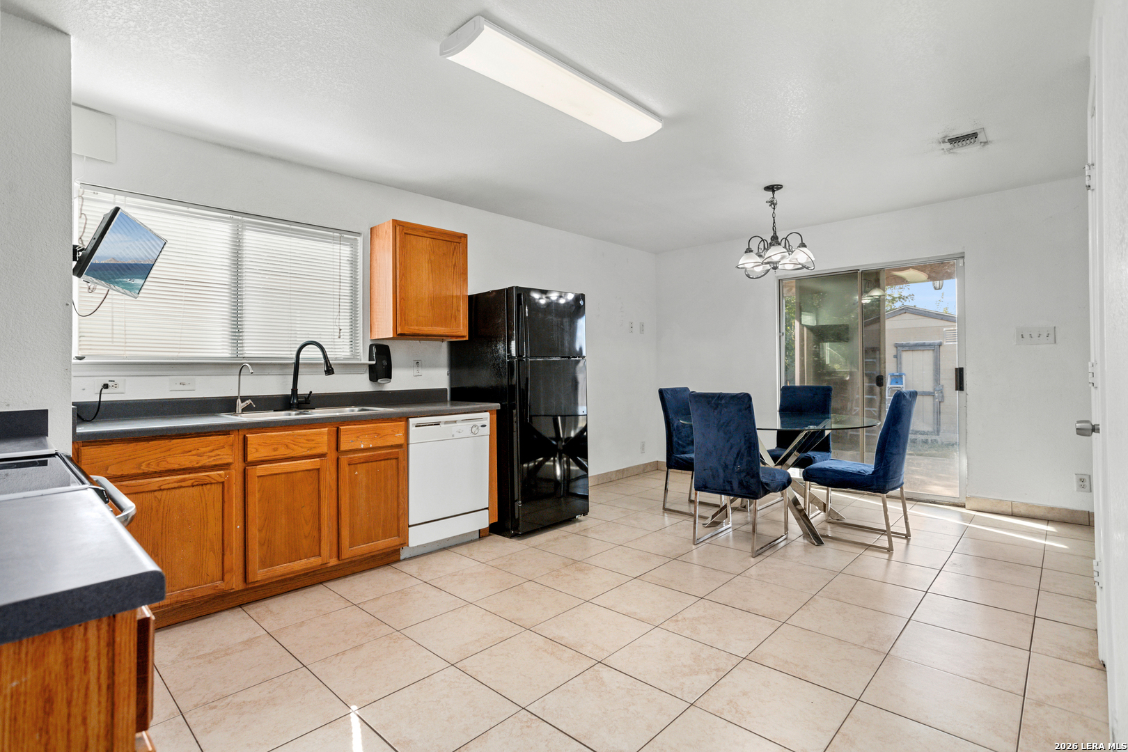 2422 MISSION VIS, San Antonio, TX 78223
