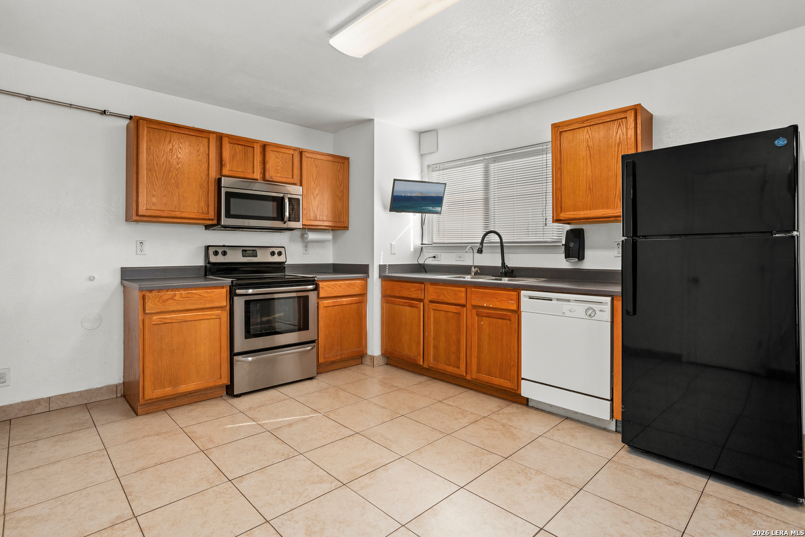 2422 MISSION VIS, San Antonio, TX 78223