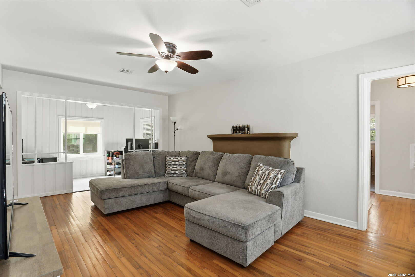 221 BALCONES HEIGHTS RD, Balcones Heights, TX 78201