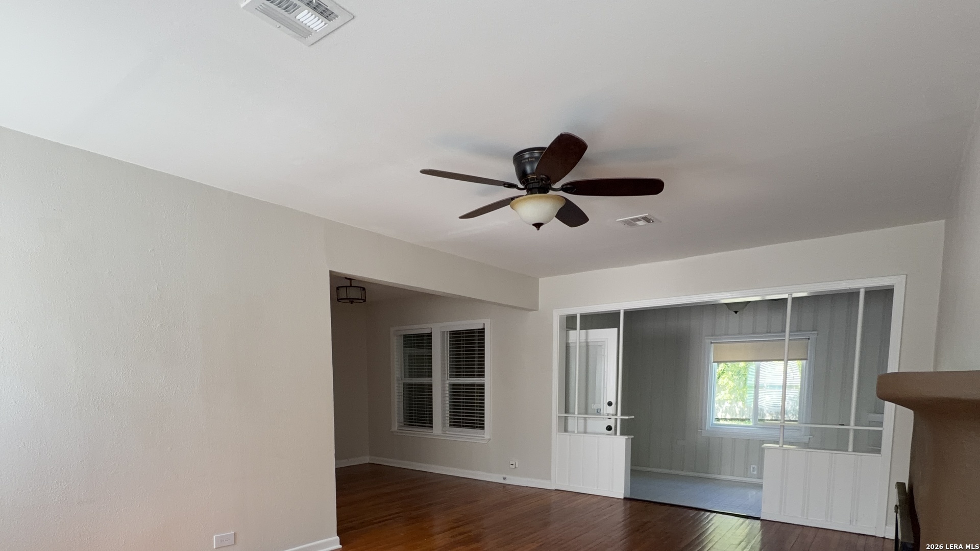 221 BALCONES HEIGHTS RD, Balcones Heights, TX 78201