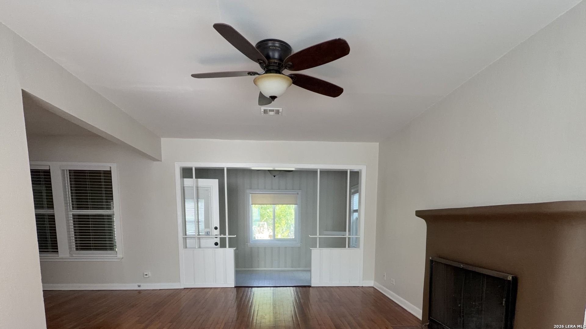 221 BALCONES HEIGHTS RD, Balcones Heights, TX 78201
