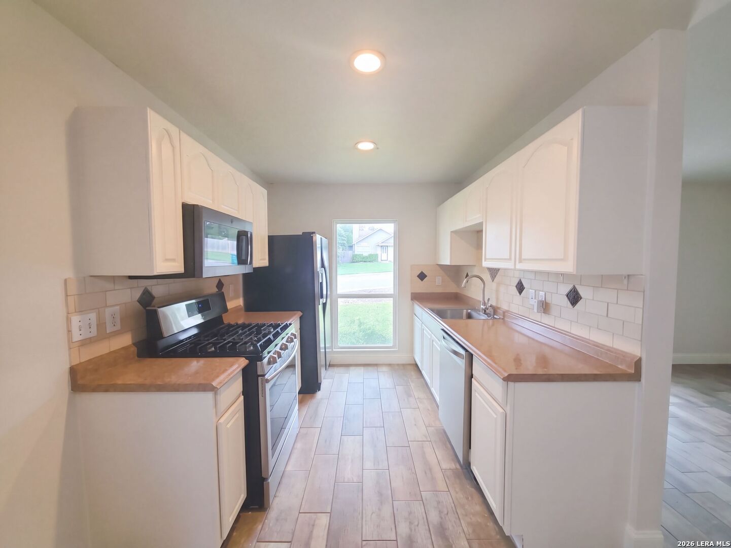 8703 PARK MDWS, Converse, TX 78109