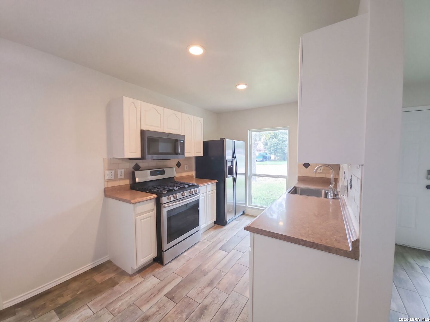 8703 PARK MDWS, Converse, TX 78109