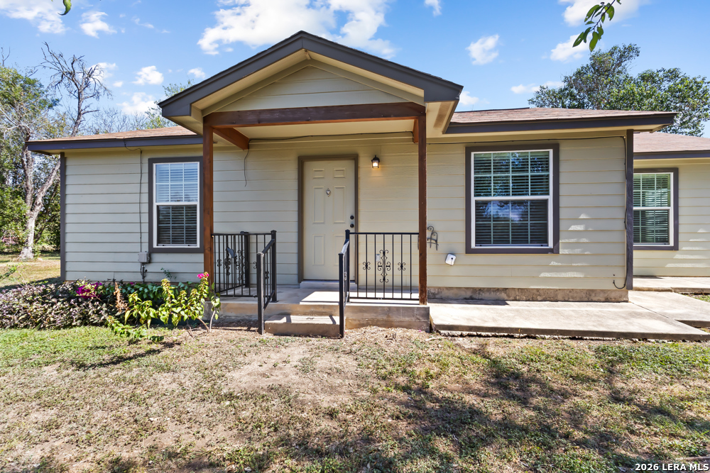 204 County Road 4612, Castroville, TX 78009