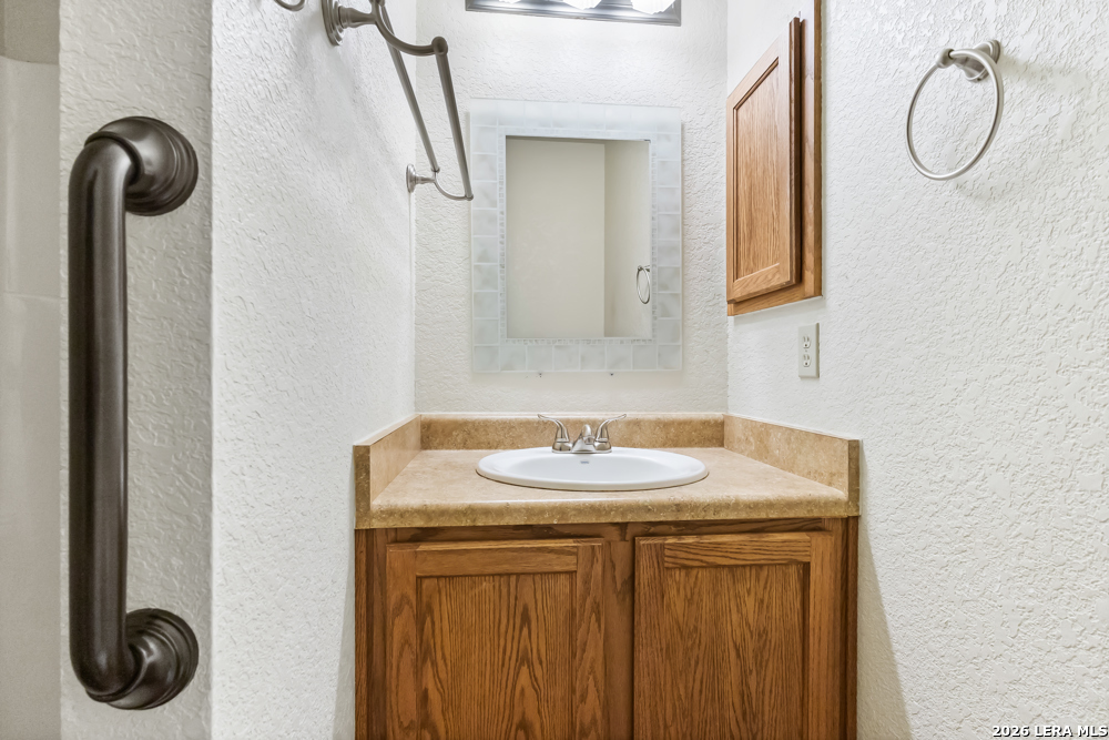 204 County Road 4612, Castroville, TX 78009