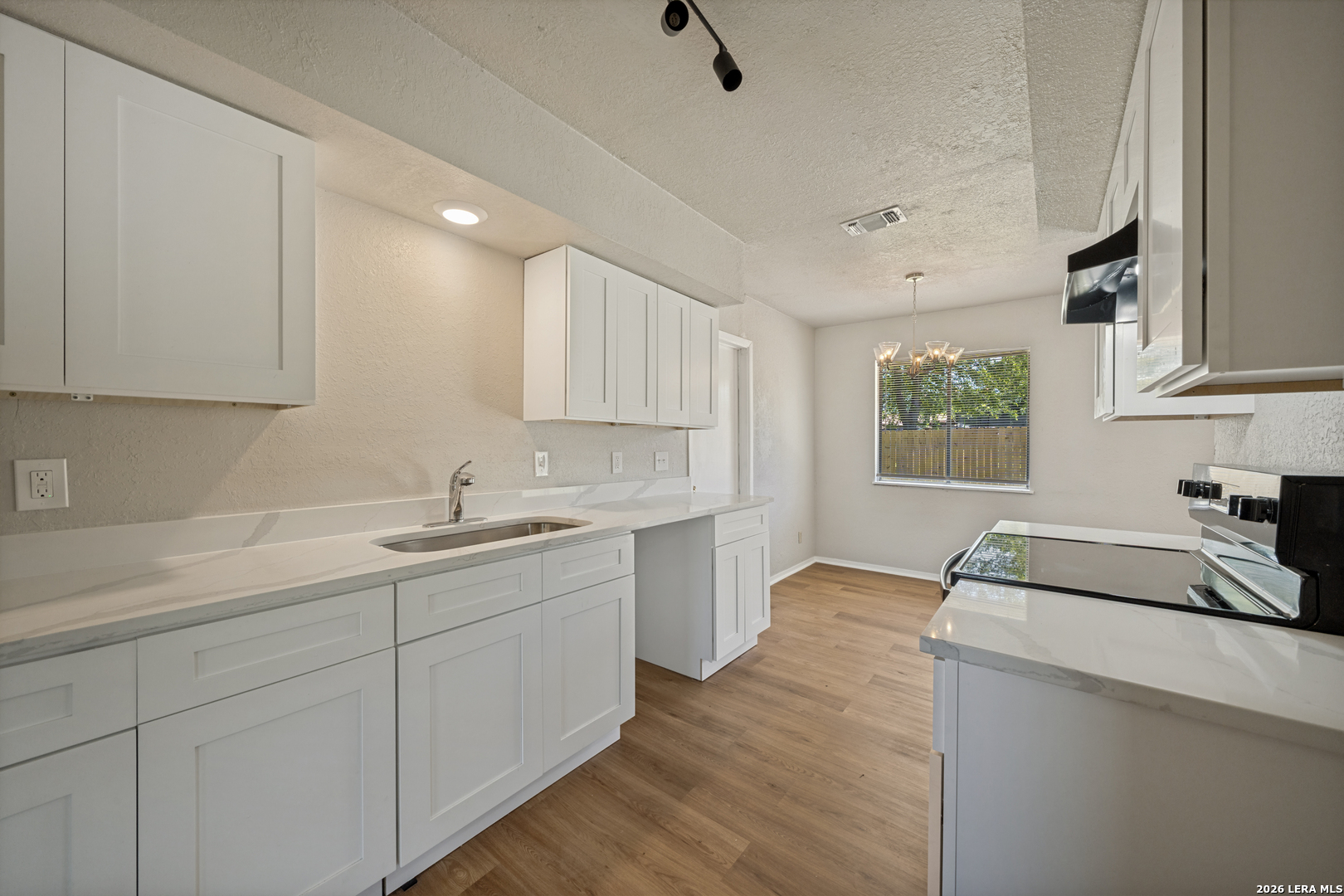 4240 CHESTNUTHILL DR, San Antonio, TX 78218