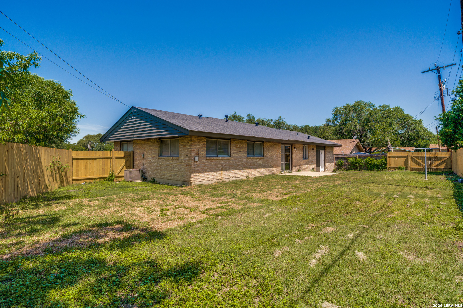 4240 CHESTNUTHILL DR, San Antonio, TX 78218