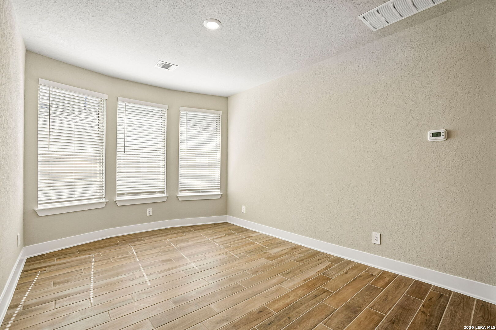 1548 Zion Drive, photo 8