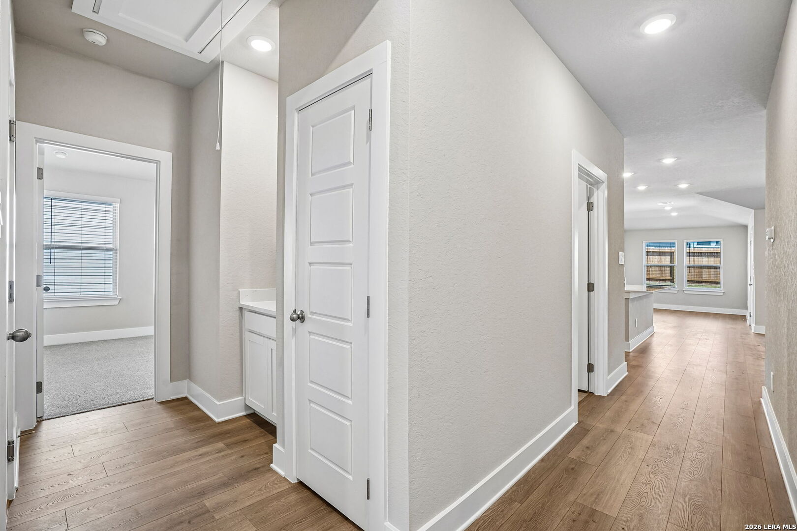 1544 Zion Drive, photo 6