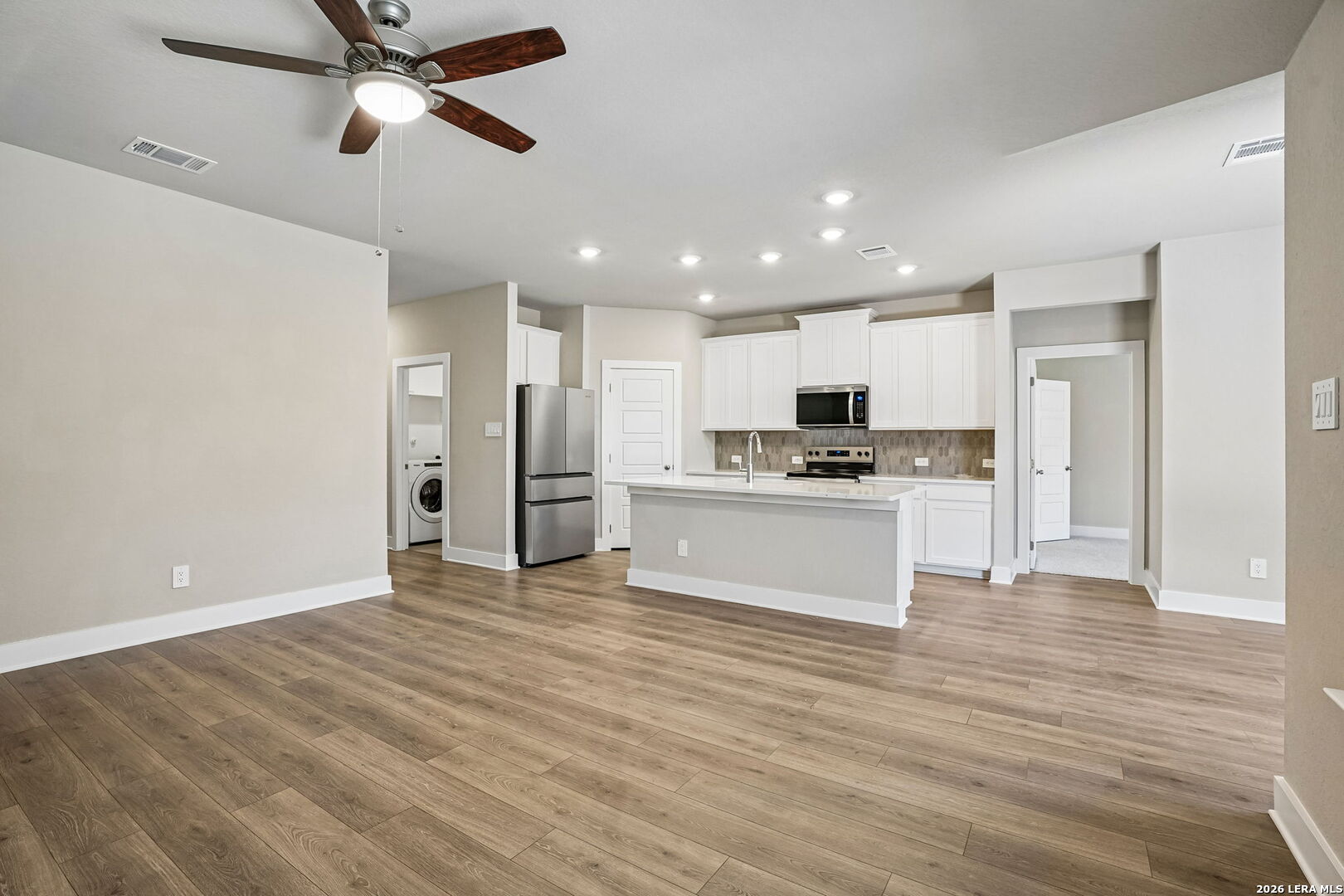 1544 Zion Drive, photo 7