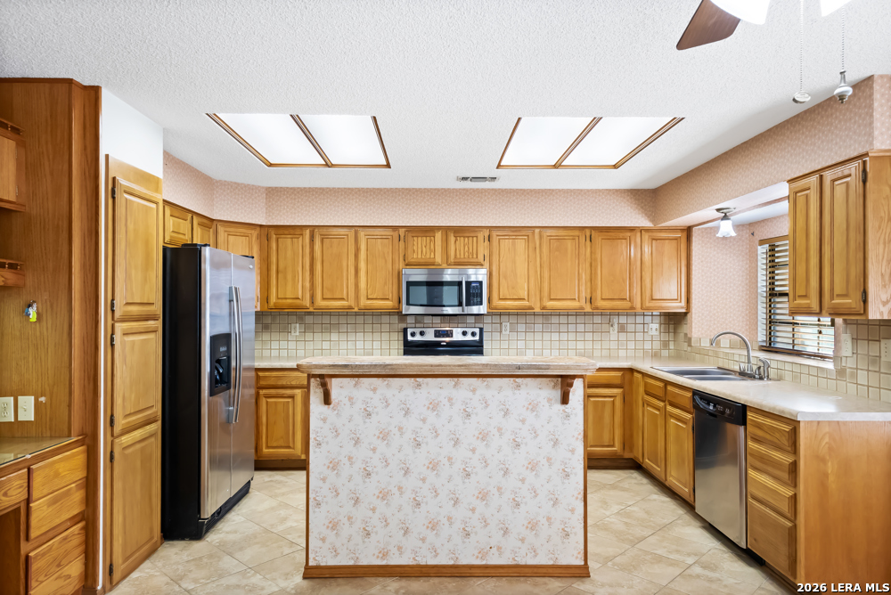 13723 HUNTERS HAWK ST, San Antonio, TX 78230