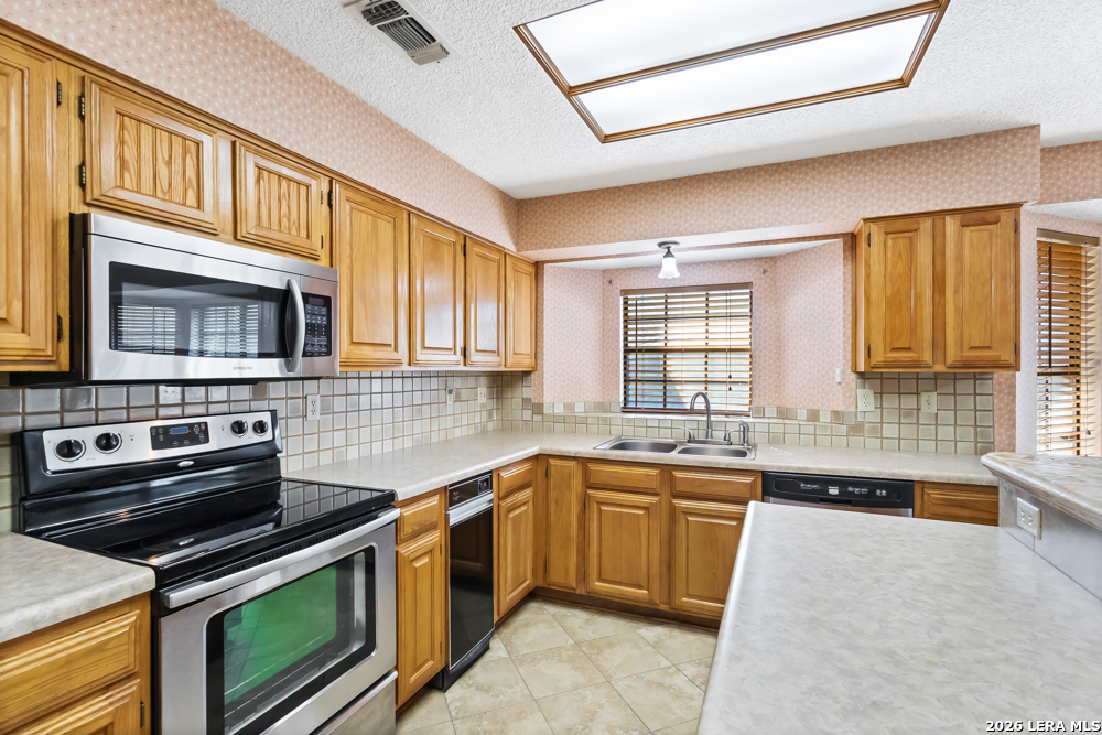 13723 HUNTERS HAWK ST, San Antonio, TX 78230