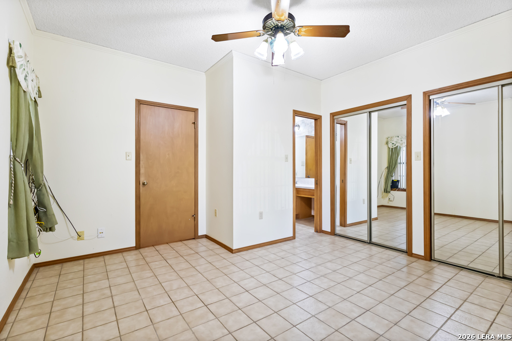 13723 HUNTERS HAWK ST, San Antonio, TX 78230