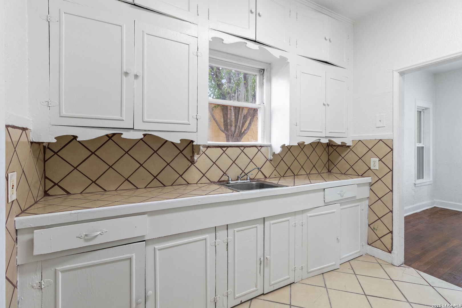 1630 W ROSEWOOD AVE, #A, San Antonio, TX 78201