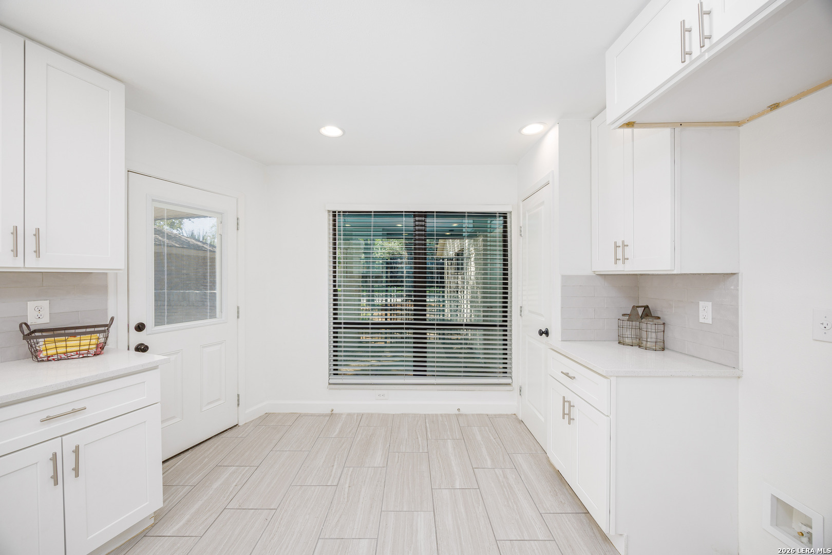 11122 WHISPER SPRING DR, San Antonio, TX 78230